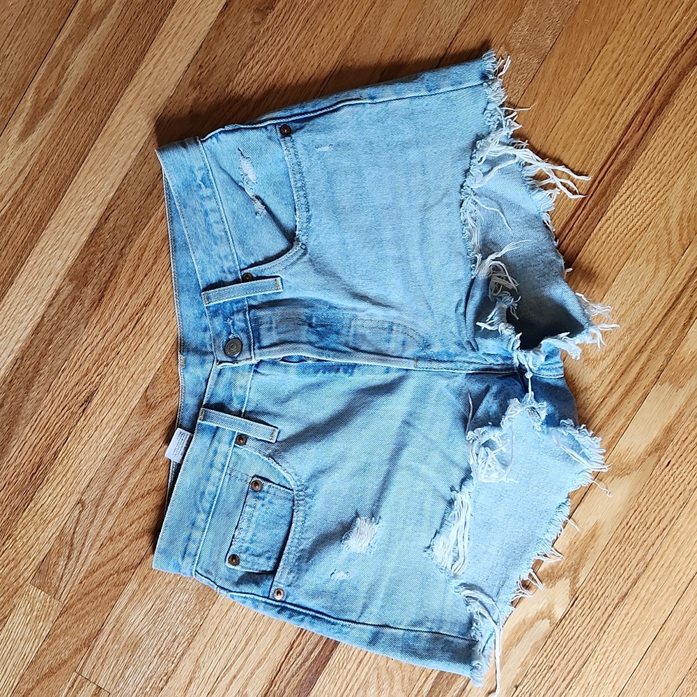Levi's original 501 shorts size 28